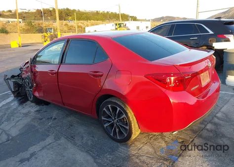 2018 Toyota Corolla Se z USA, uszkodzony, nr VIN 5YFBURHE9JP763515
